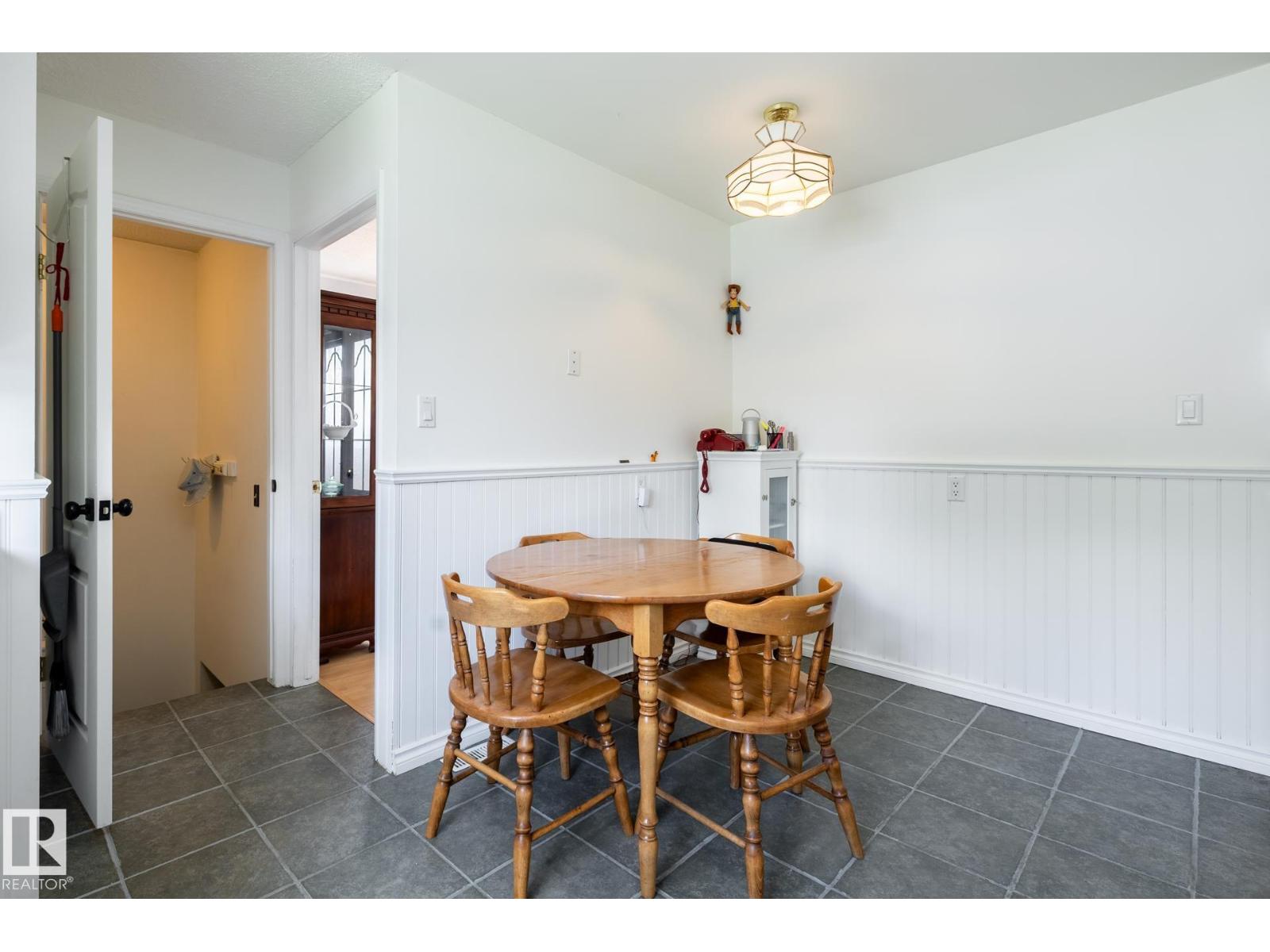 2309 MILLBOURNE RD W NW - 18