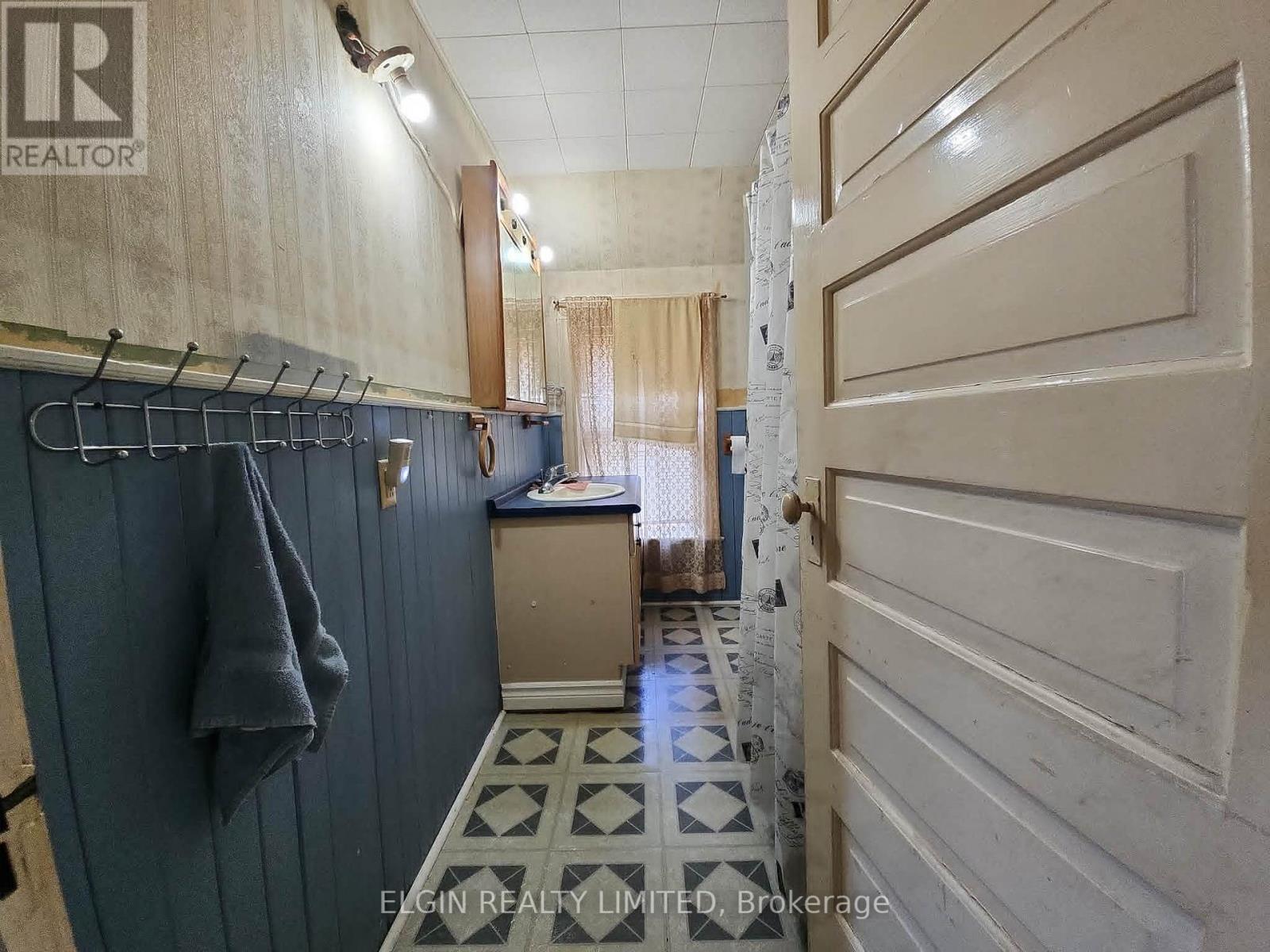 107 GLADSTONE AVENUE - 14