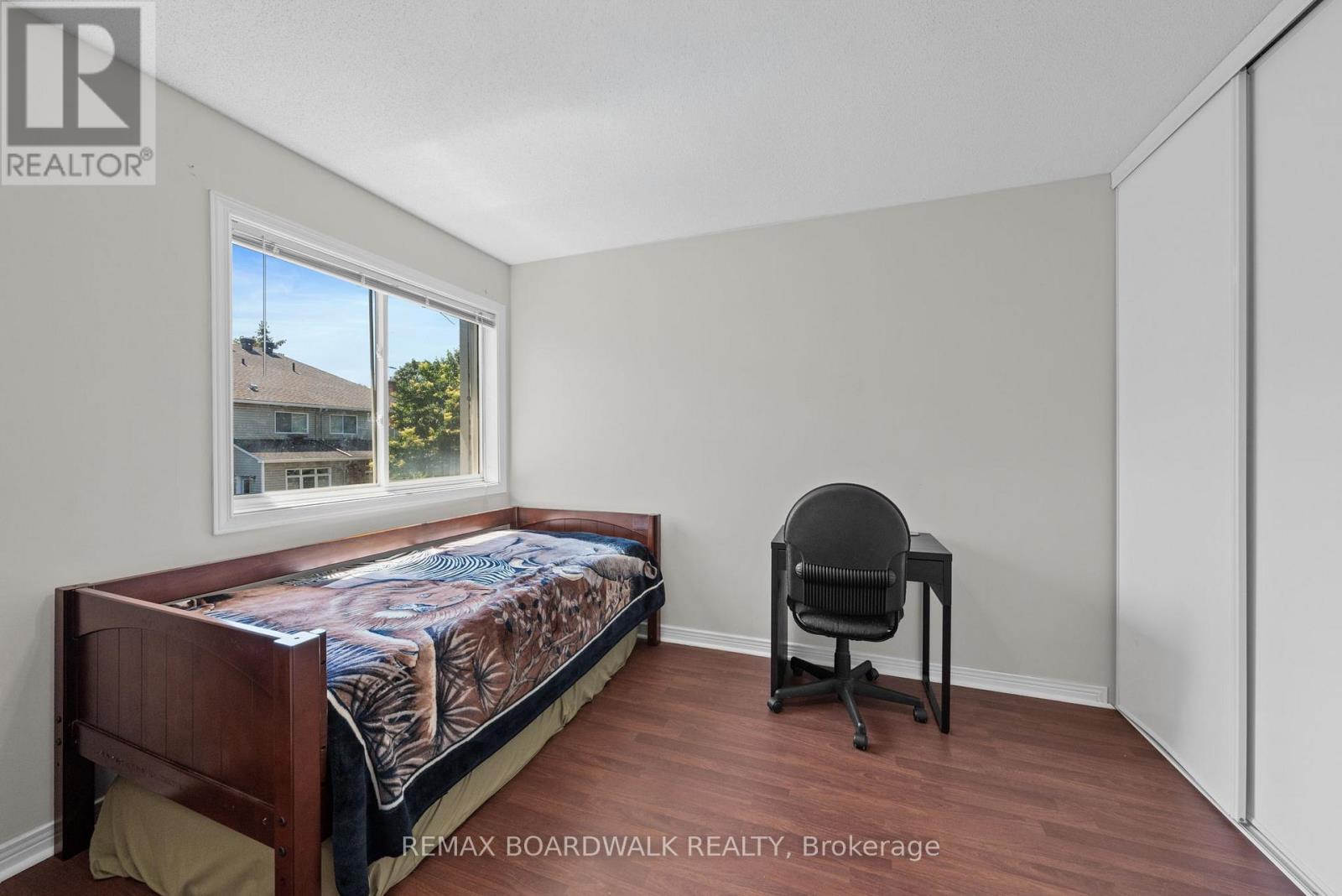 50 GRAY CRESCENT - 19