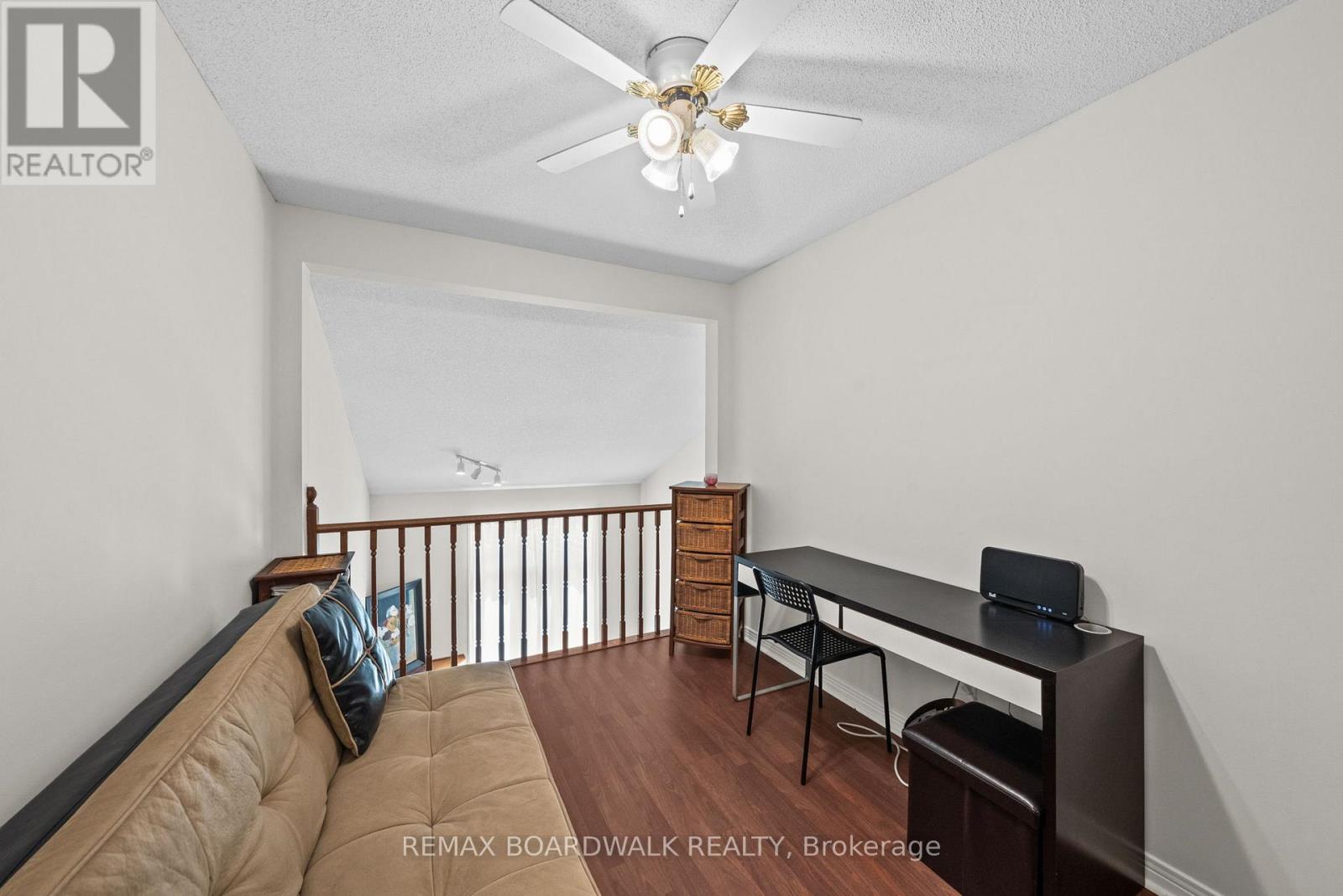 50 GRAY CRESCENT - 21