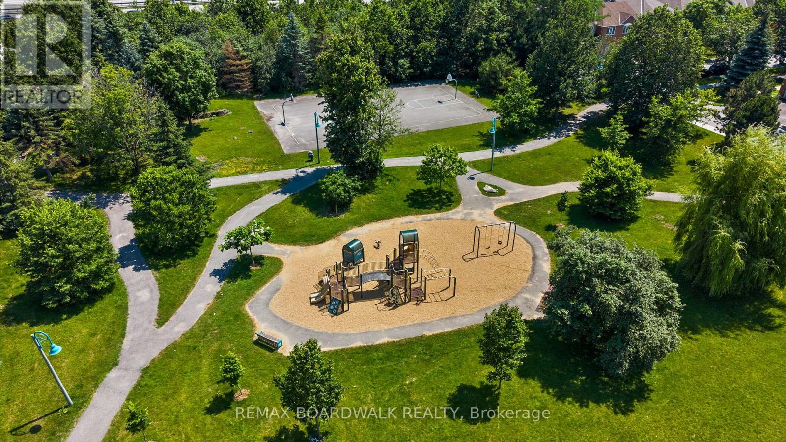 50 GRAY CRESCENT - 28