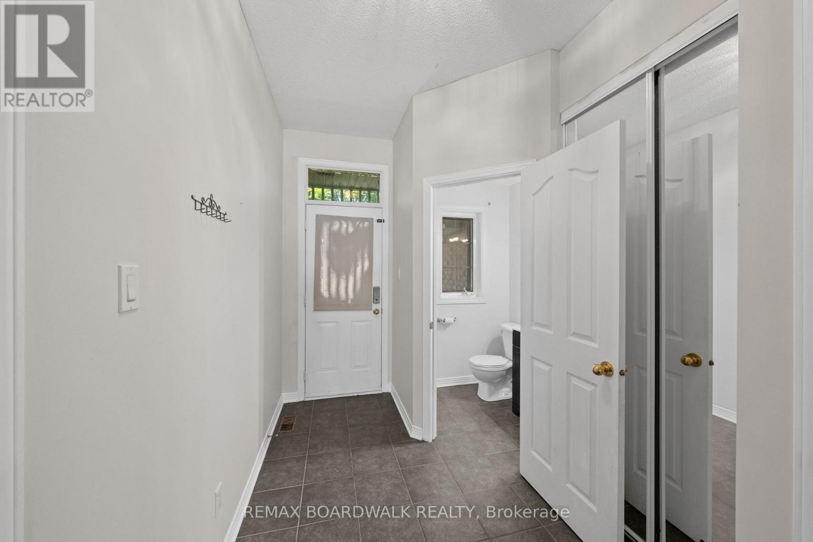 50 GRAY CRESCENT - 3