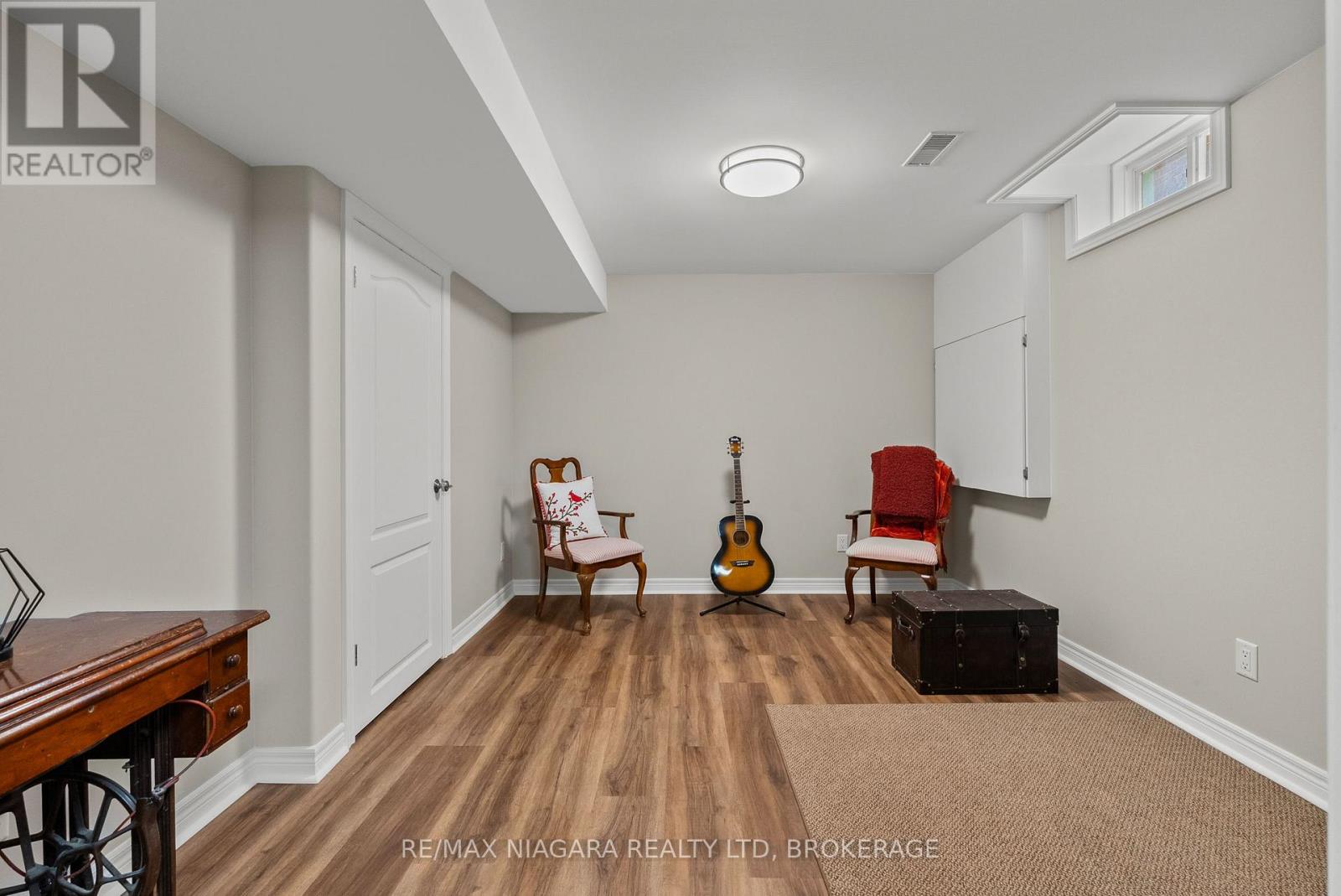 282 WINTERBERRY BOULEVARD - Image 37