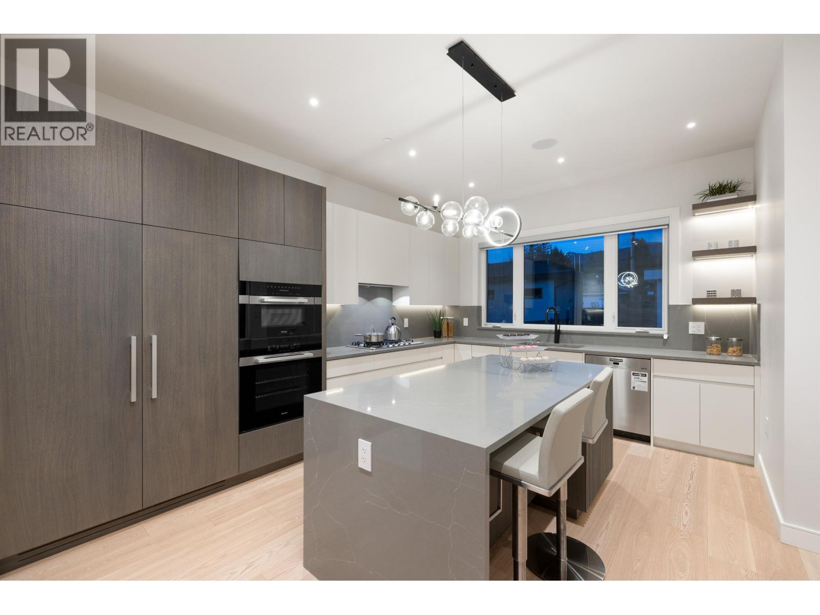 838 E 14TH STREET, North Vancouver