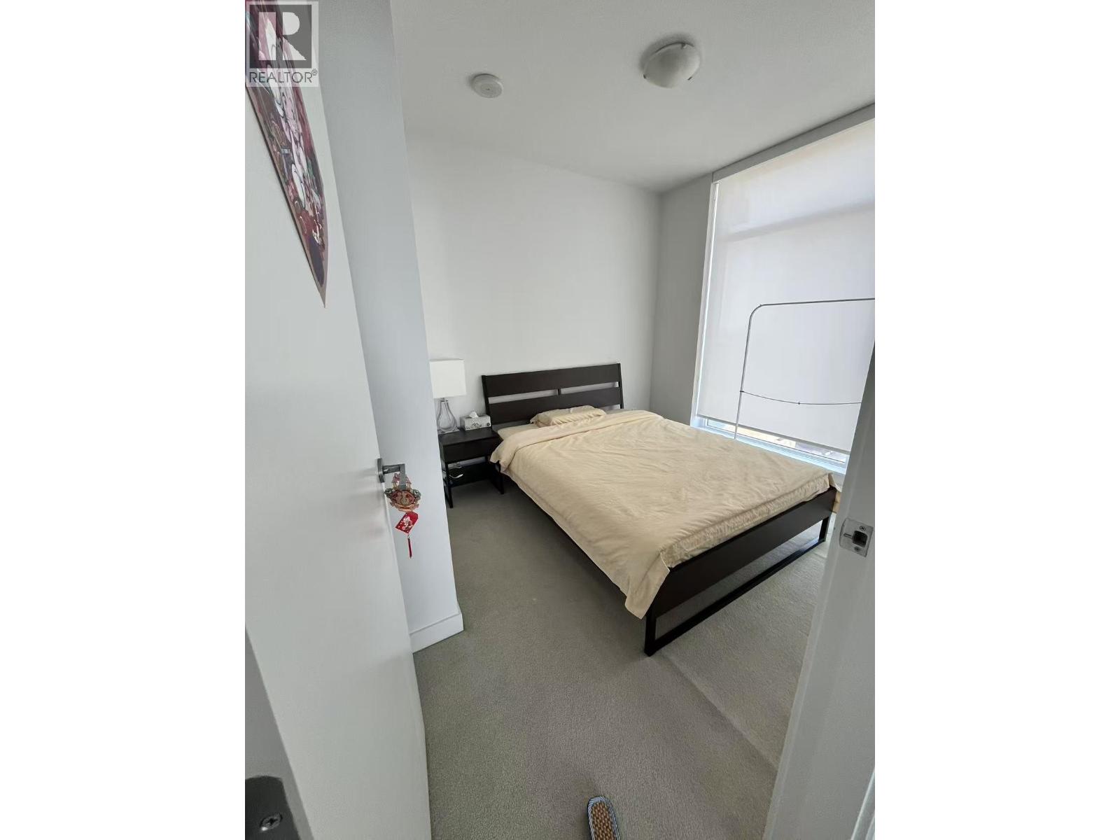 4688 KINGSWAY, Burnaby