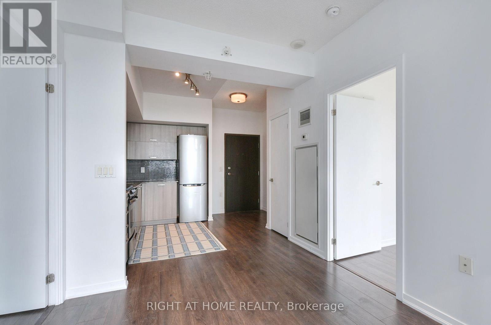 #1511 36 LISGAR STREET - 17