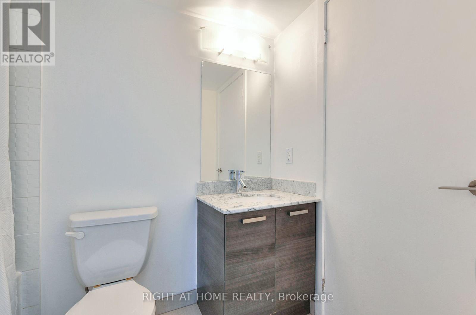 #1511 36 LISGAR STREET - 18