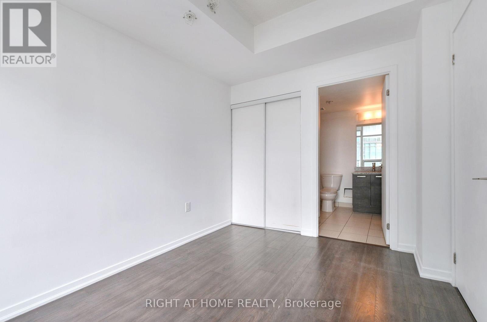 #1511 36 LISGAR STREET - 21