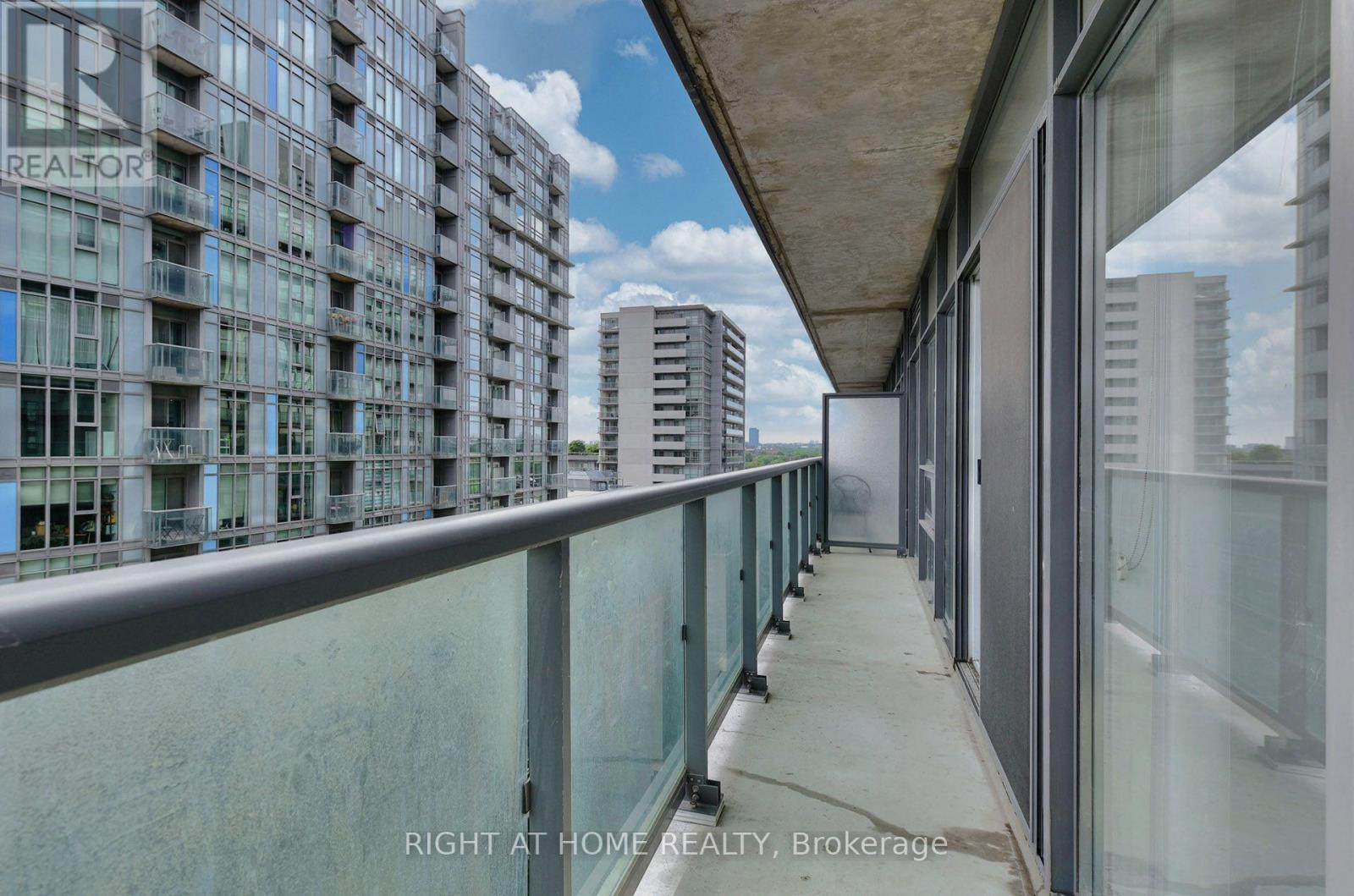 #1511 36 LISGAR STREET - 24