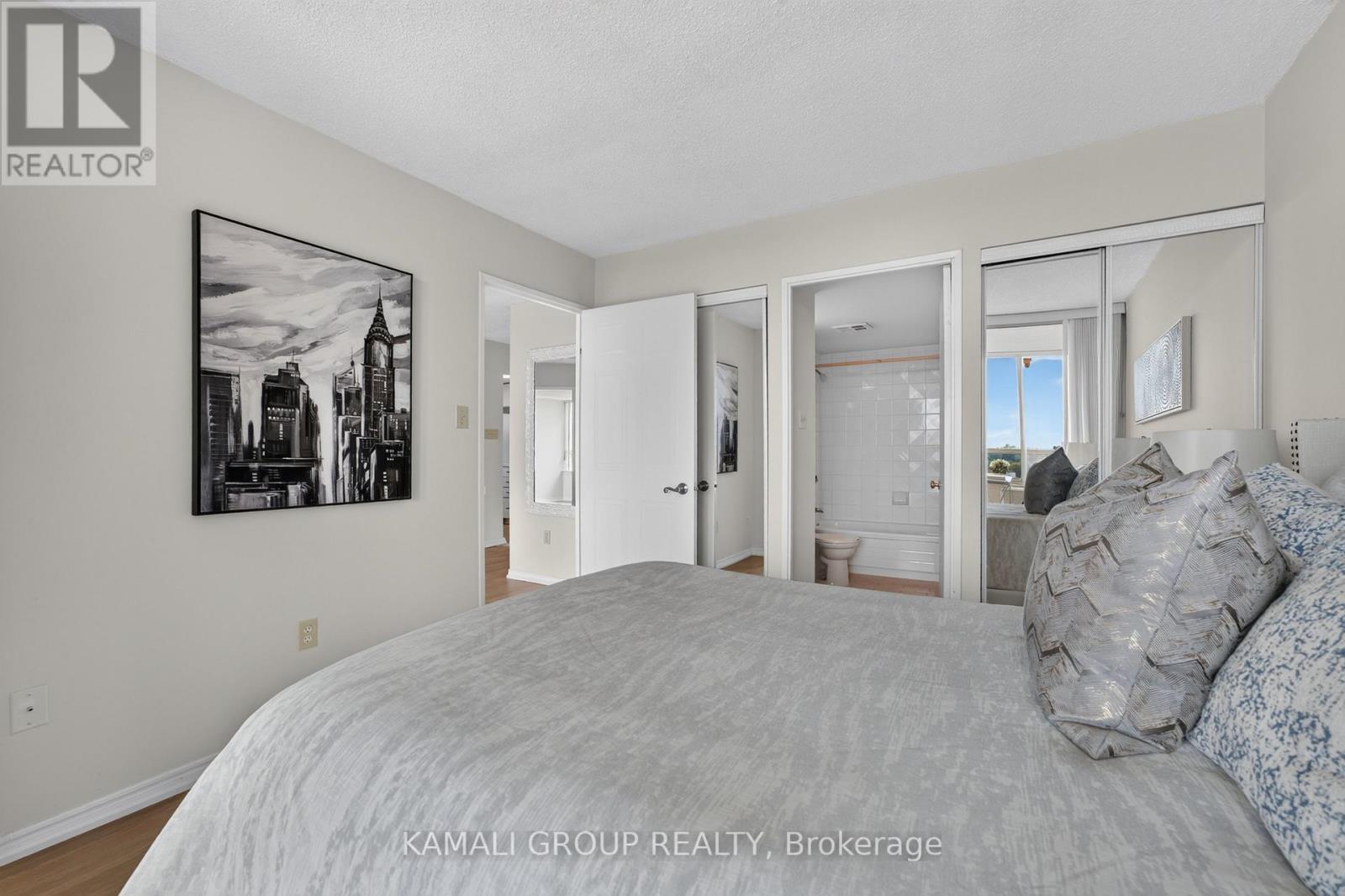 #1126 3 GREYSTONE WALK DRIVE - 17