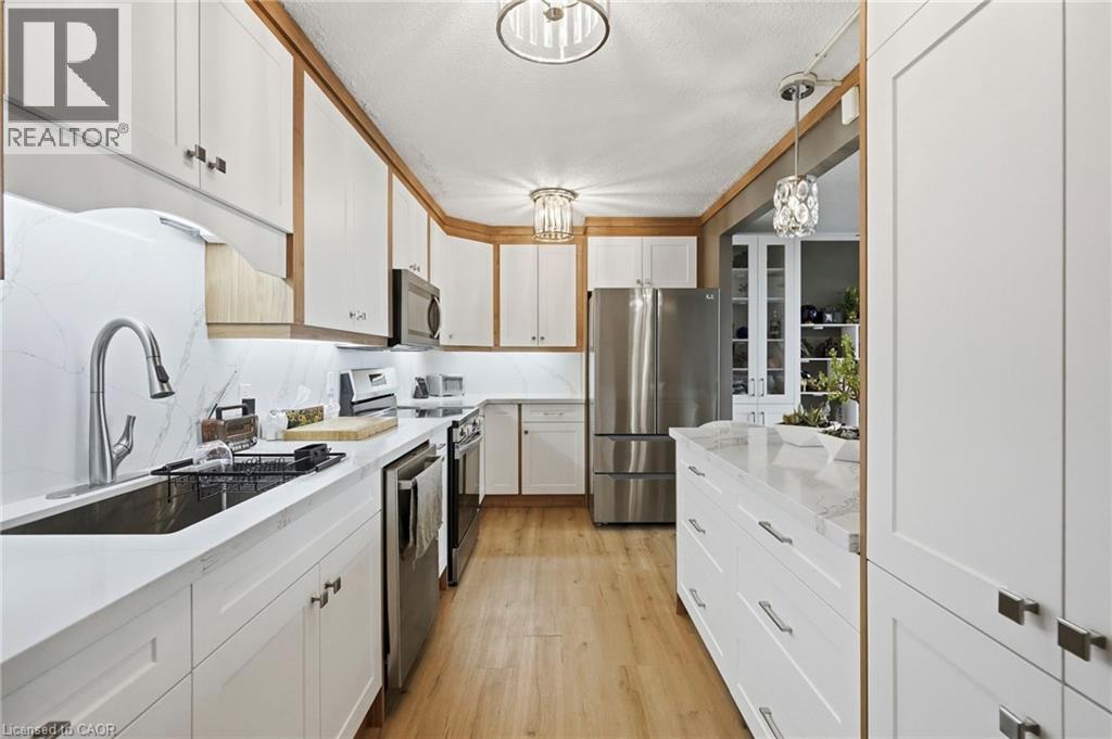 #1702 75 QUEEN Street N - 21