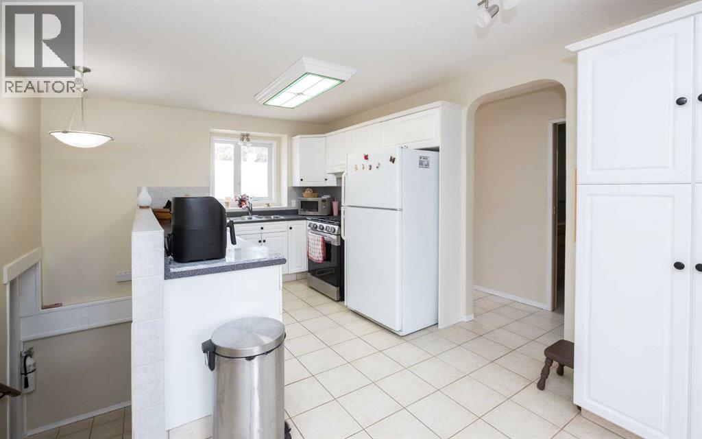 2731 6 Street - 4