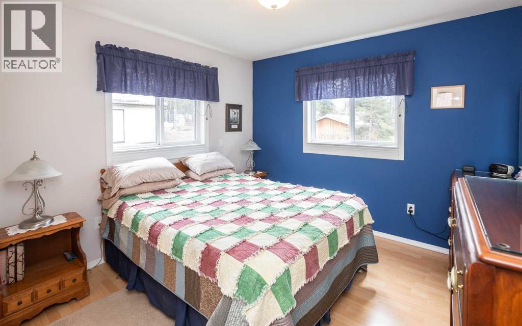 2731 6 Street - 10