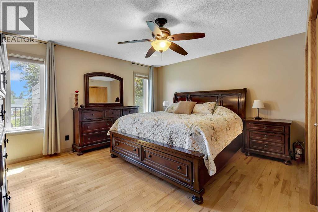 56 Coverdale Place NE - 12