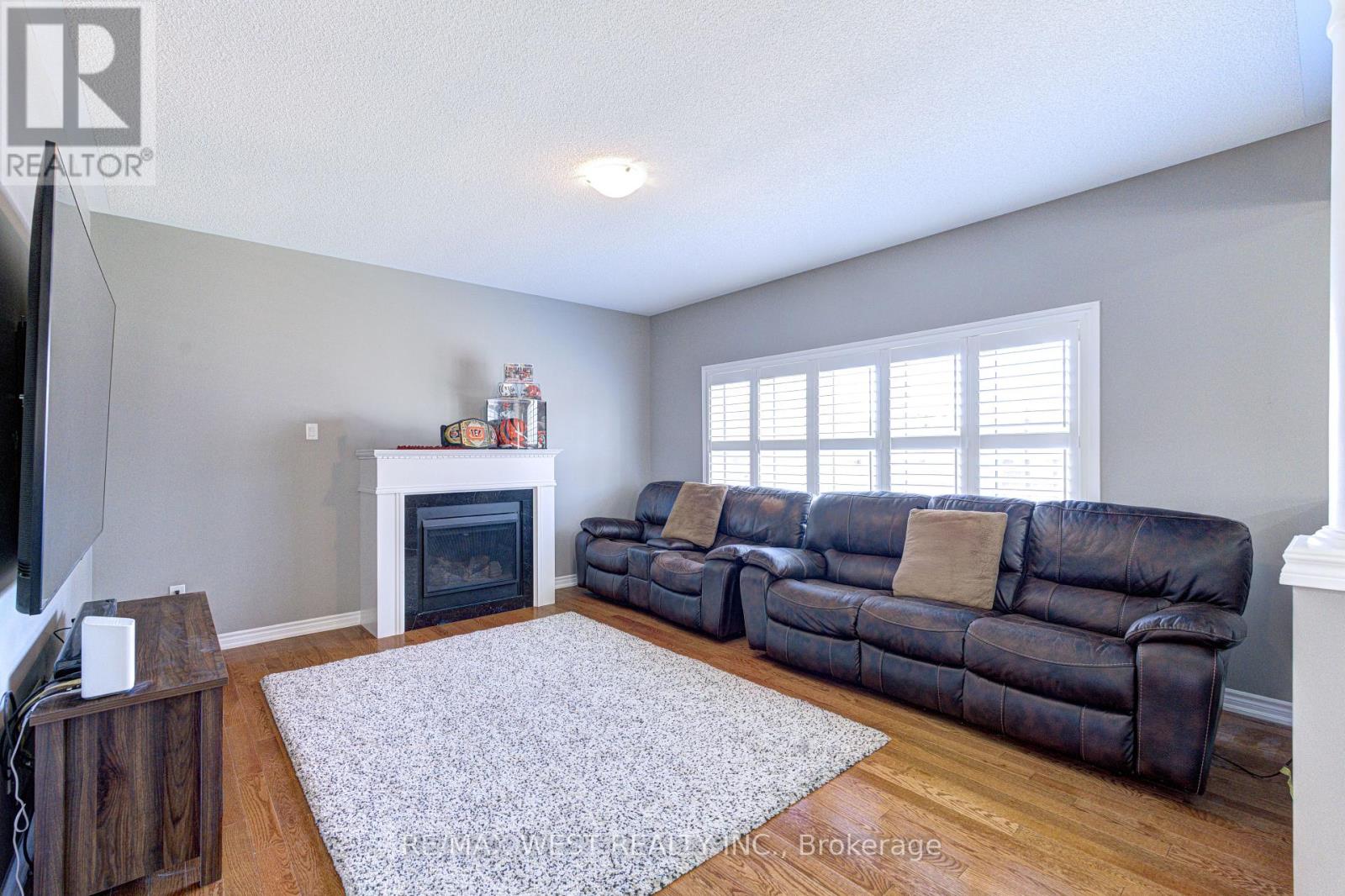 108 DECAROLIS CRESCENT - 15