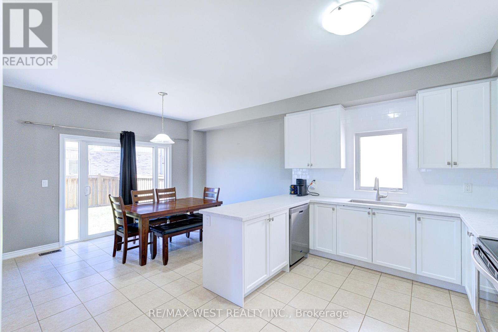 108 DECAROLIS CRESCENT - 26