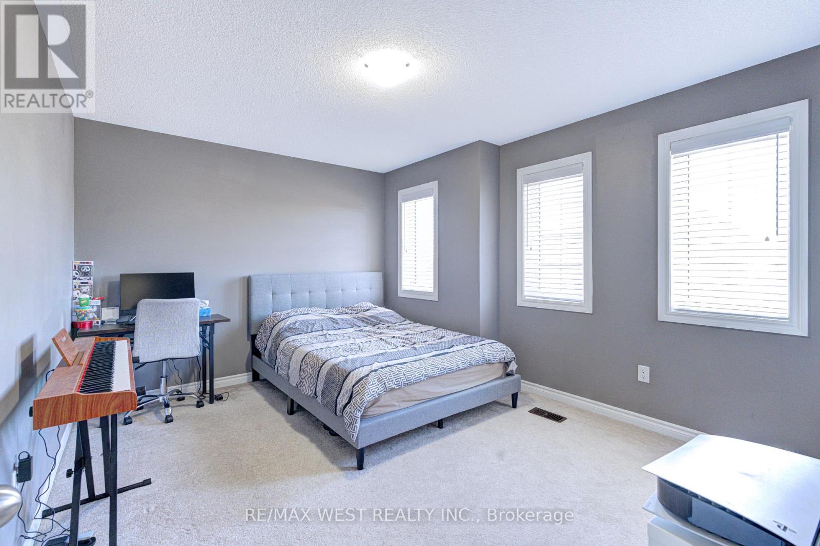 108 DECAROLIS CRESCENT - 38