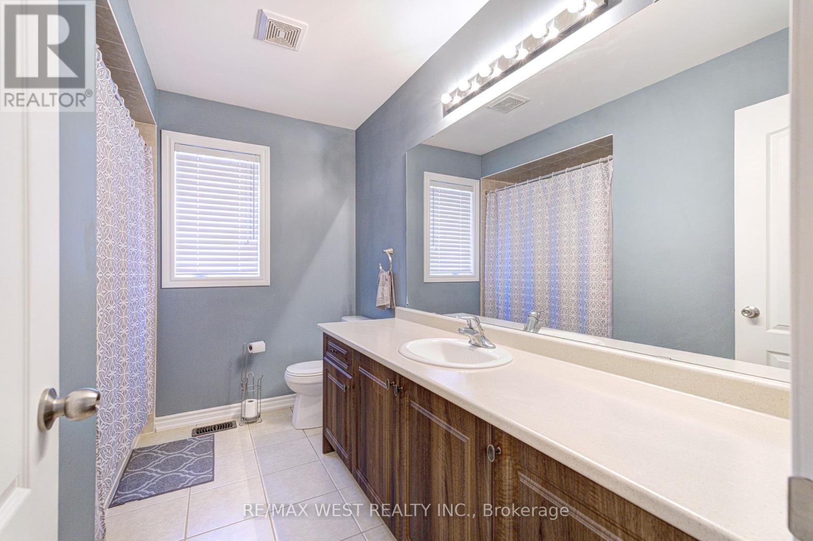 108 DECAROLIS CRESCENT - 40