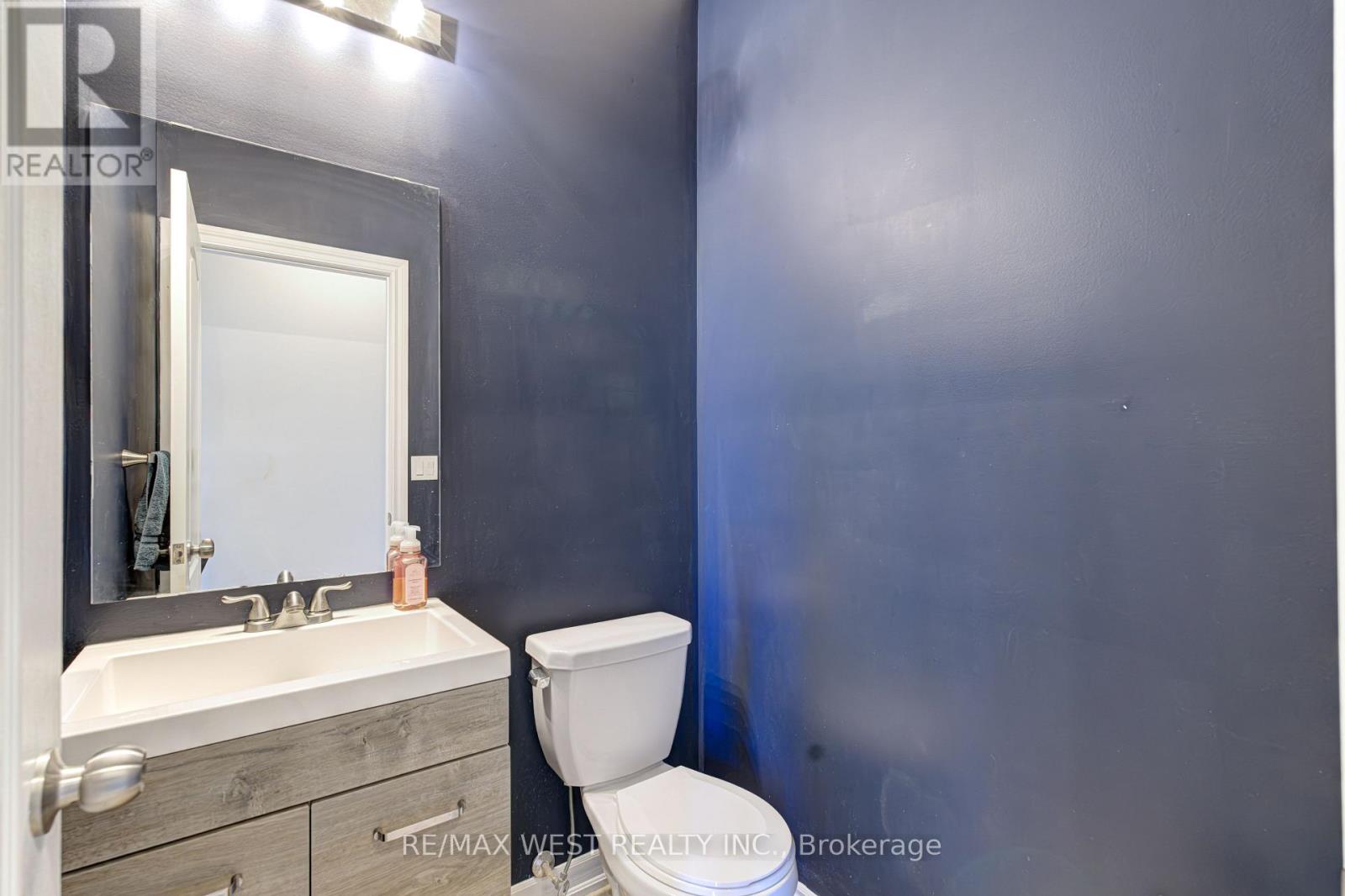 108 DECAROLIS CRESCENT - 44