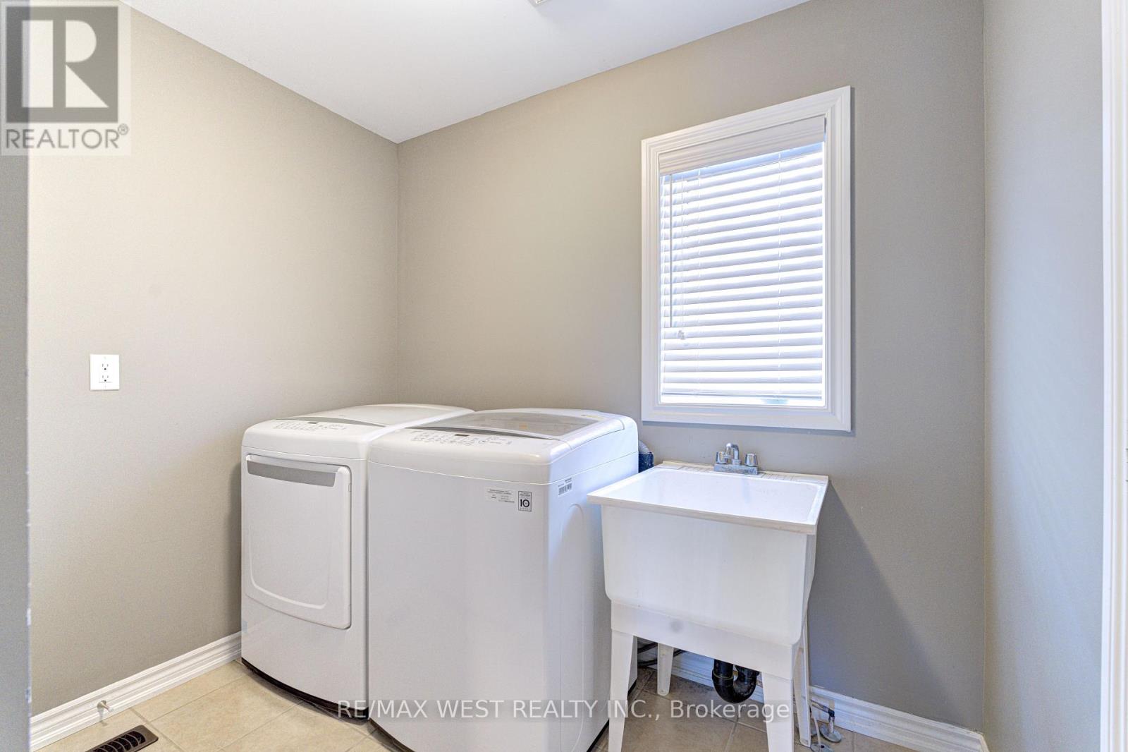 108 DECAROLIS CRESCENT - 46