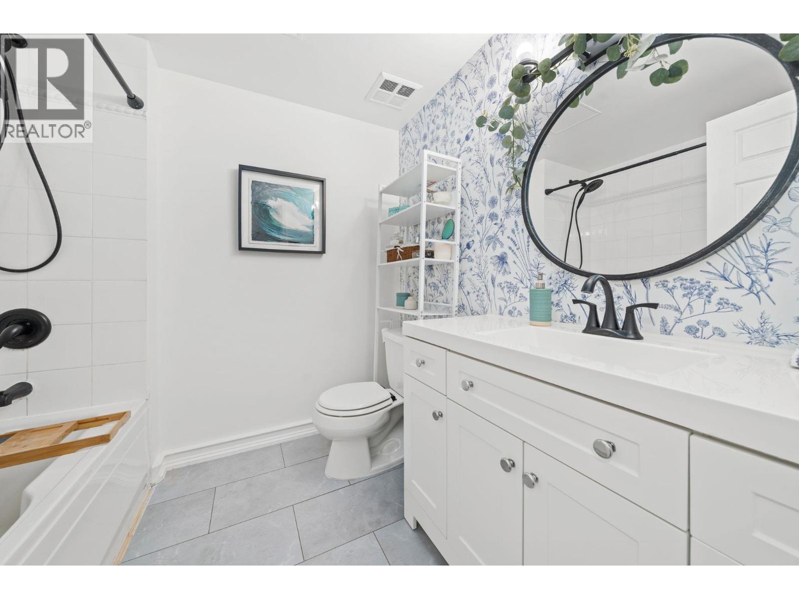 215 3600 WINDCREST DRIVE, North Vancouver