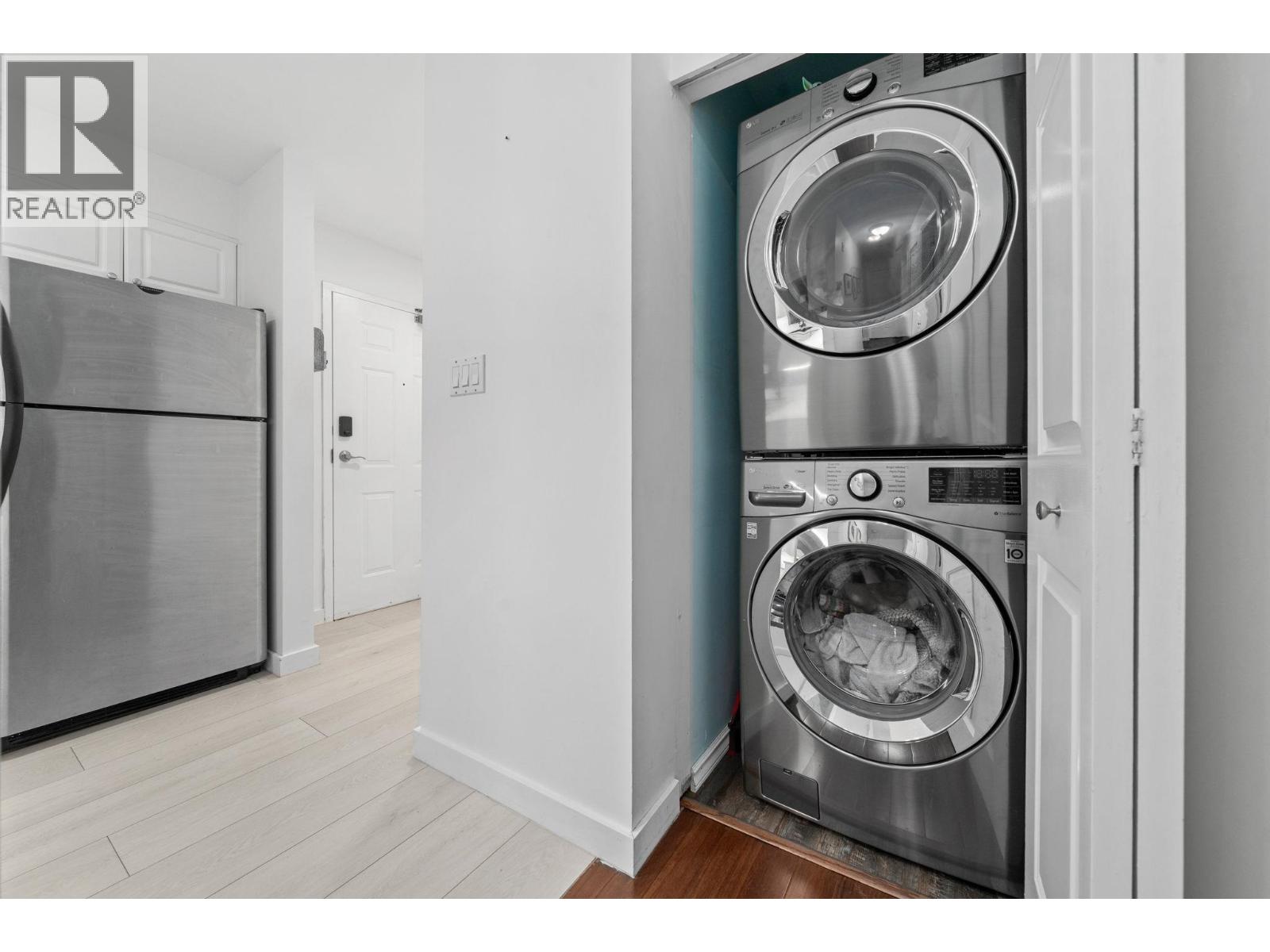 215 3600 WINDCREST DRIVE, North Vancouver