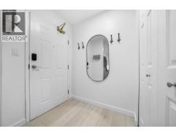 215 3600 Windcrest Drive, North Vancouver, BC V7G2S5 Photo 16