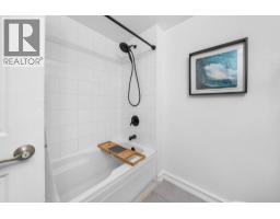 215 3600 Windcrest Drive, North Vancouver, BC V7G2S5 Photo 22