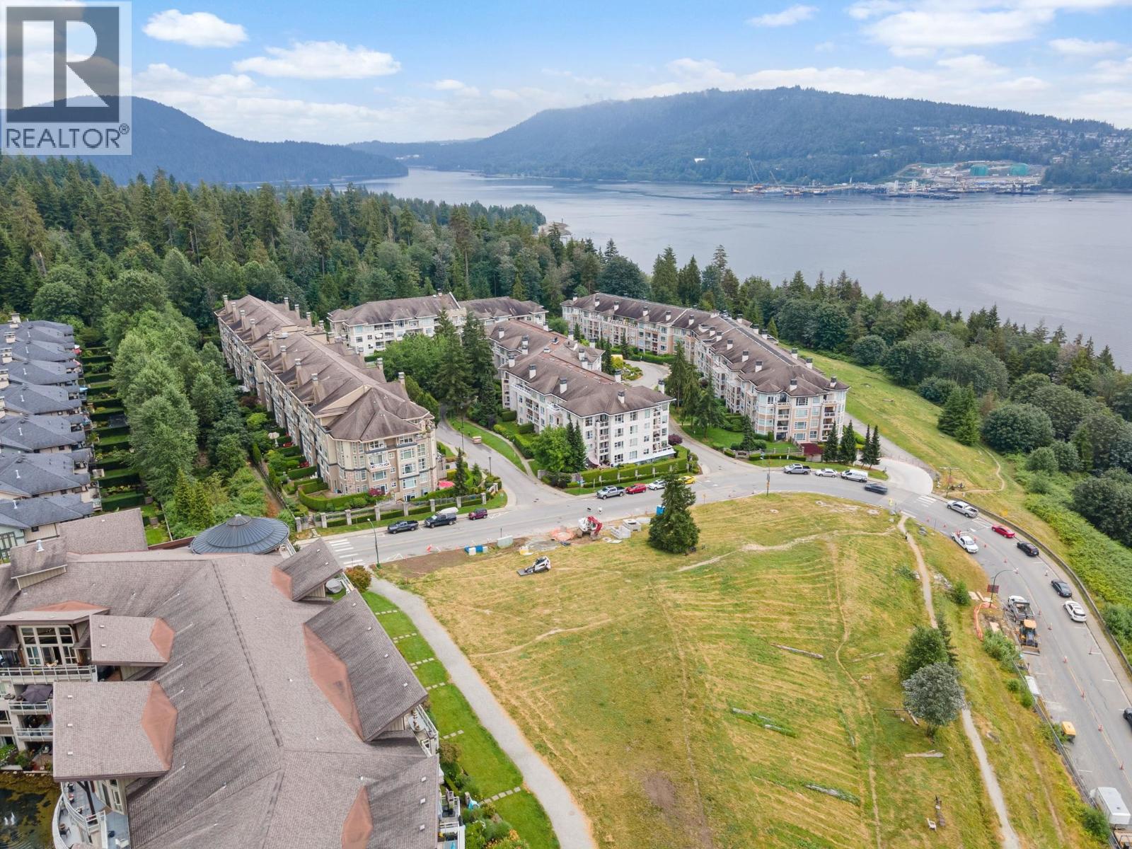 215 3600 WINDCREST DRIVE, North Vancouver