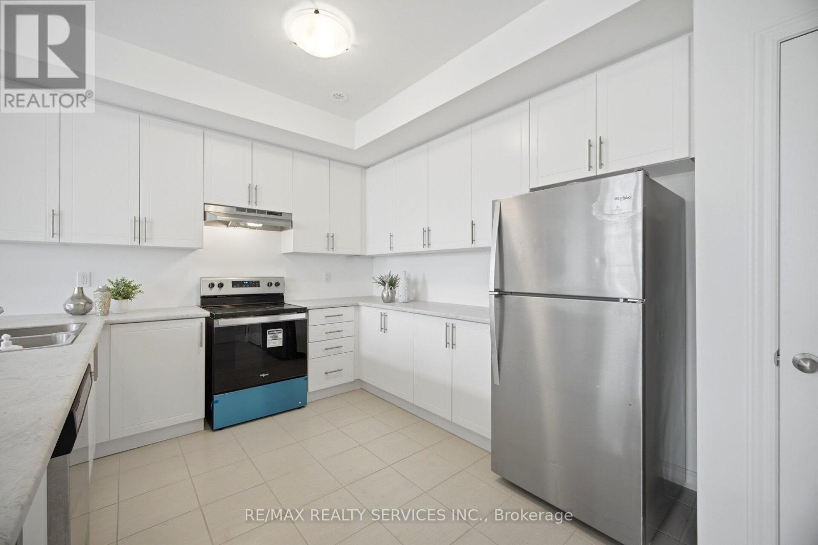 19 TIVERON AVENUE - 20