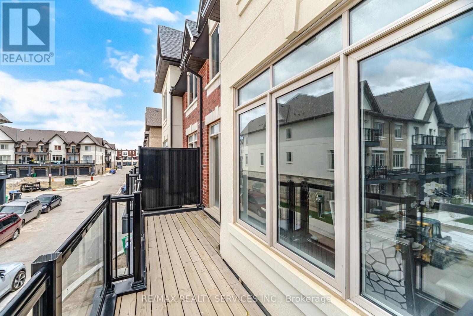 19 TIVERON AVENUE - 23