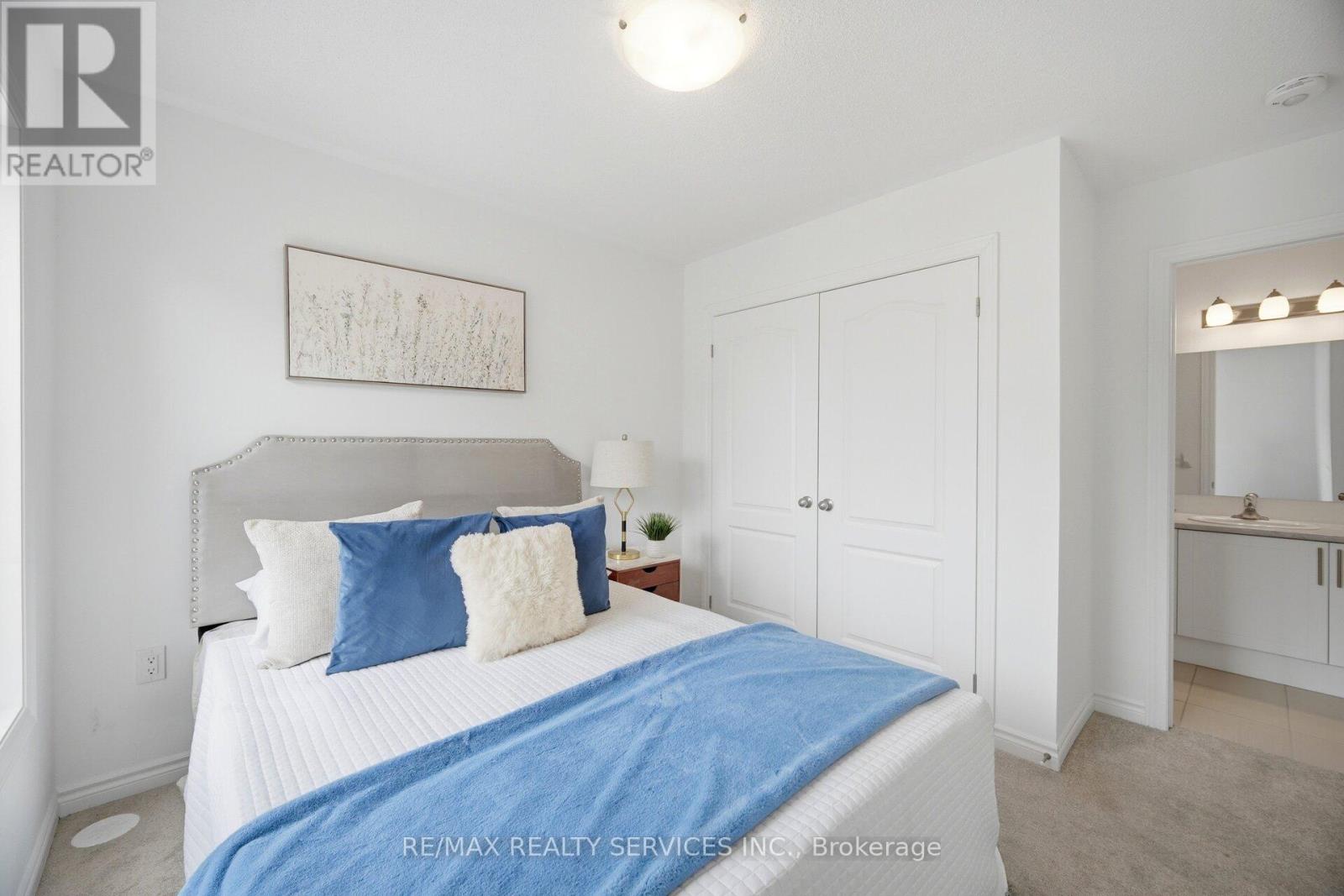 19 TIVERON AVENUE - 31