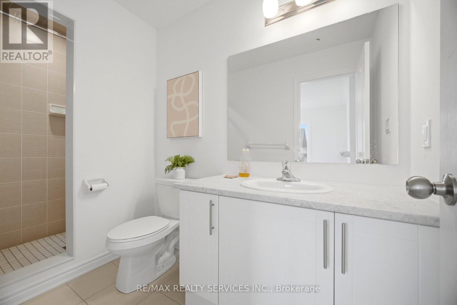 19 TIVERON AVENUE - 32