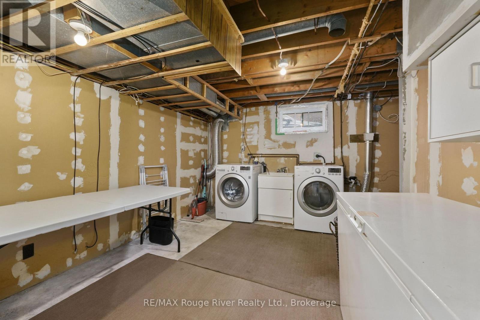 528 BARBARA STREET - 34