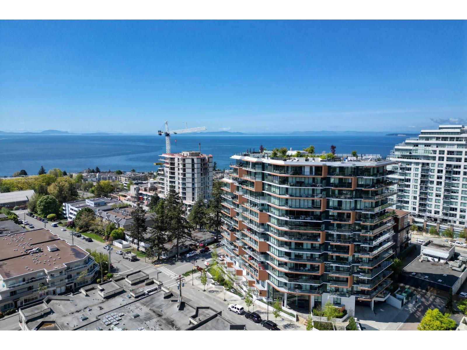 204 1440 GEORGE STREET, White Rock