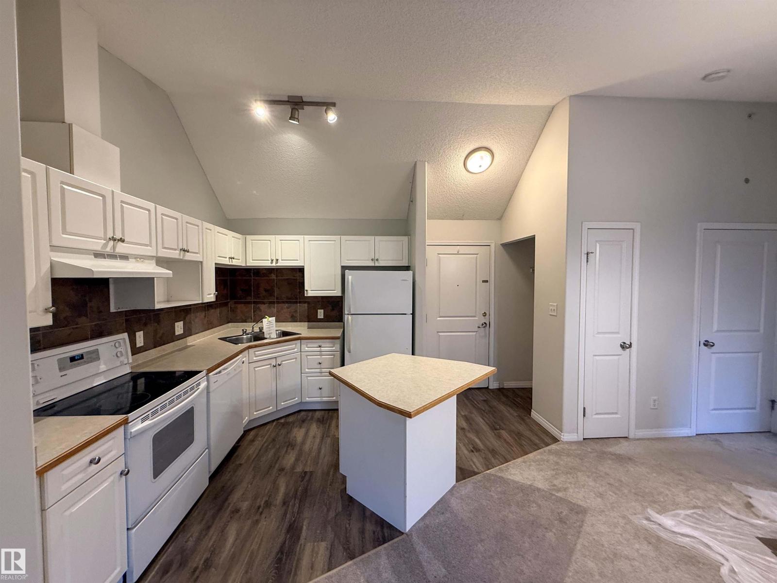 #515 11325 83 ST NW NW - 20