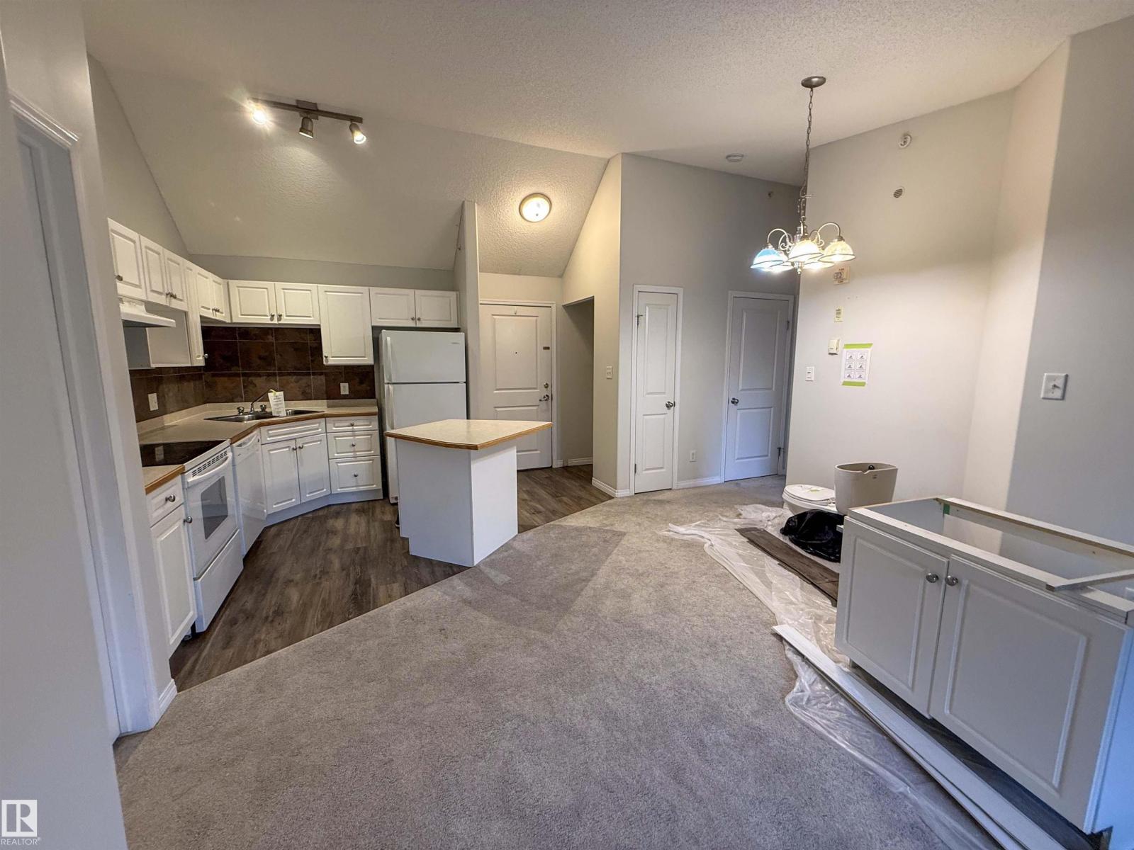 #515 11325 83 ST NW NW - 22