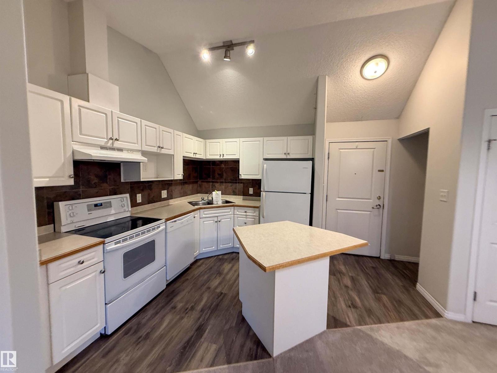 #515 11325 83 ST NW NW - 15