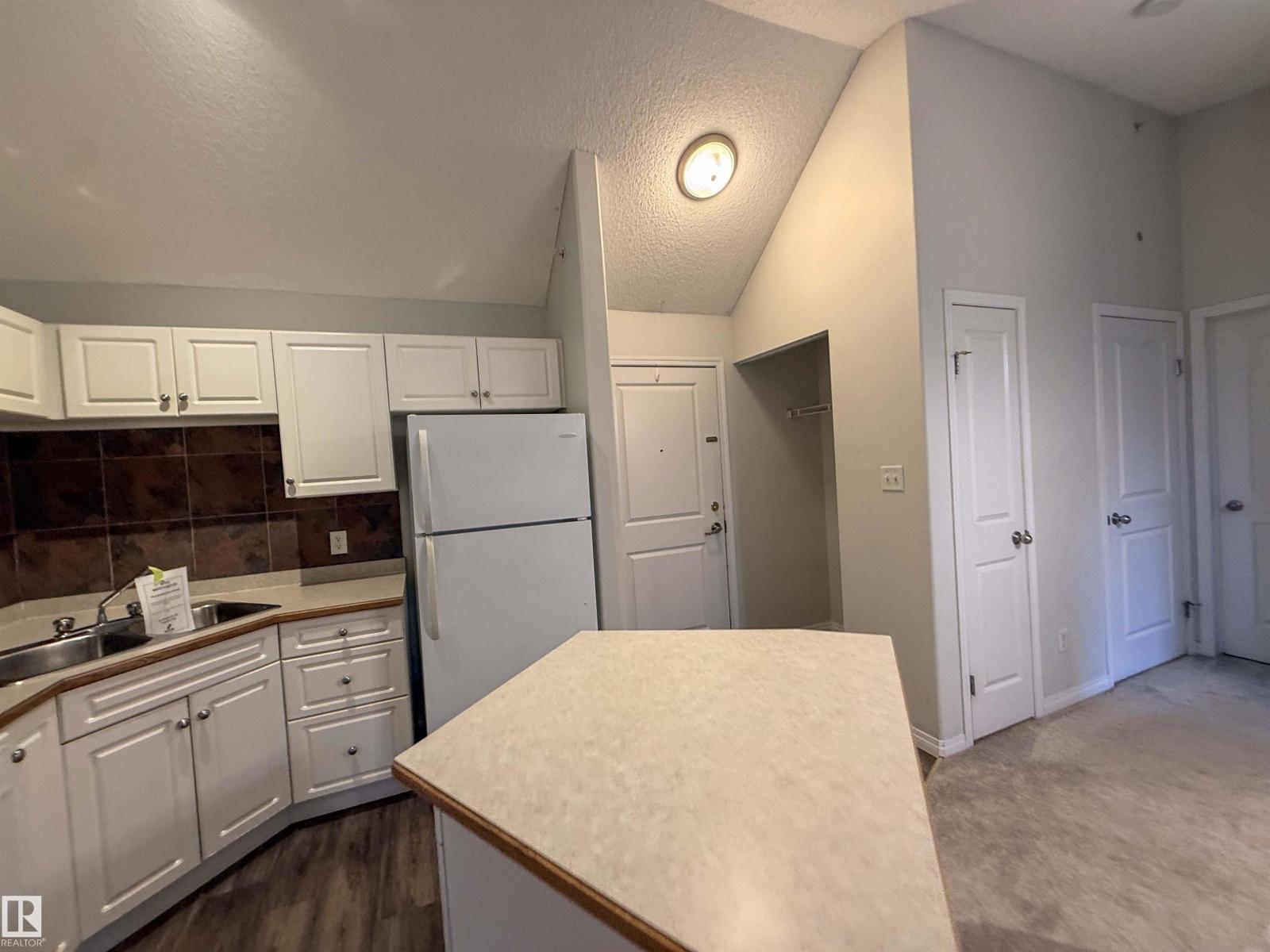 #515 11325 83 ST NW NW - 28