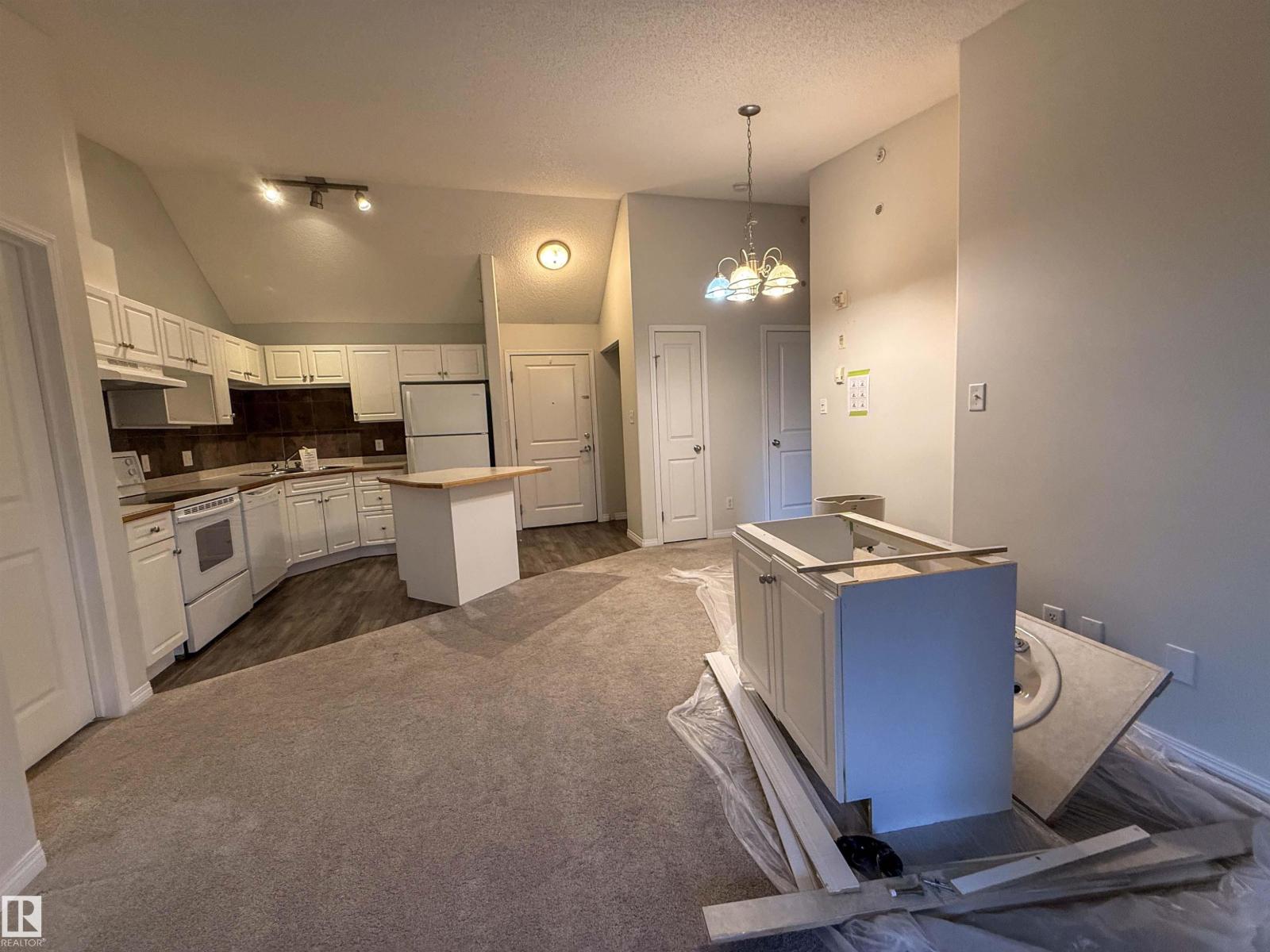 #515 11325 83 ST NW NW - 24
