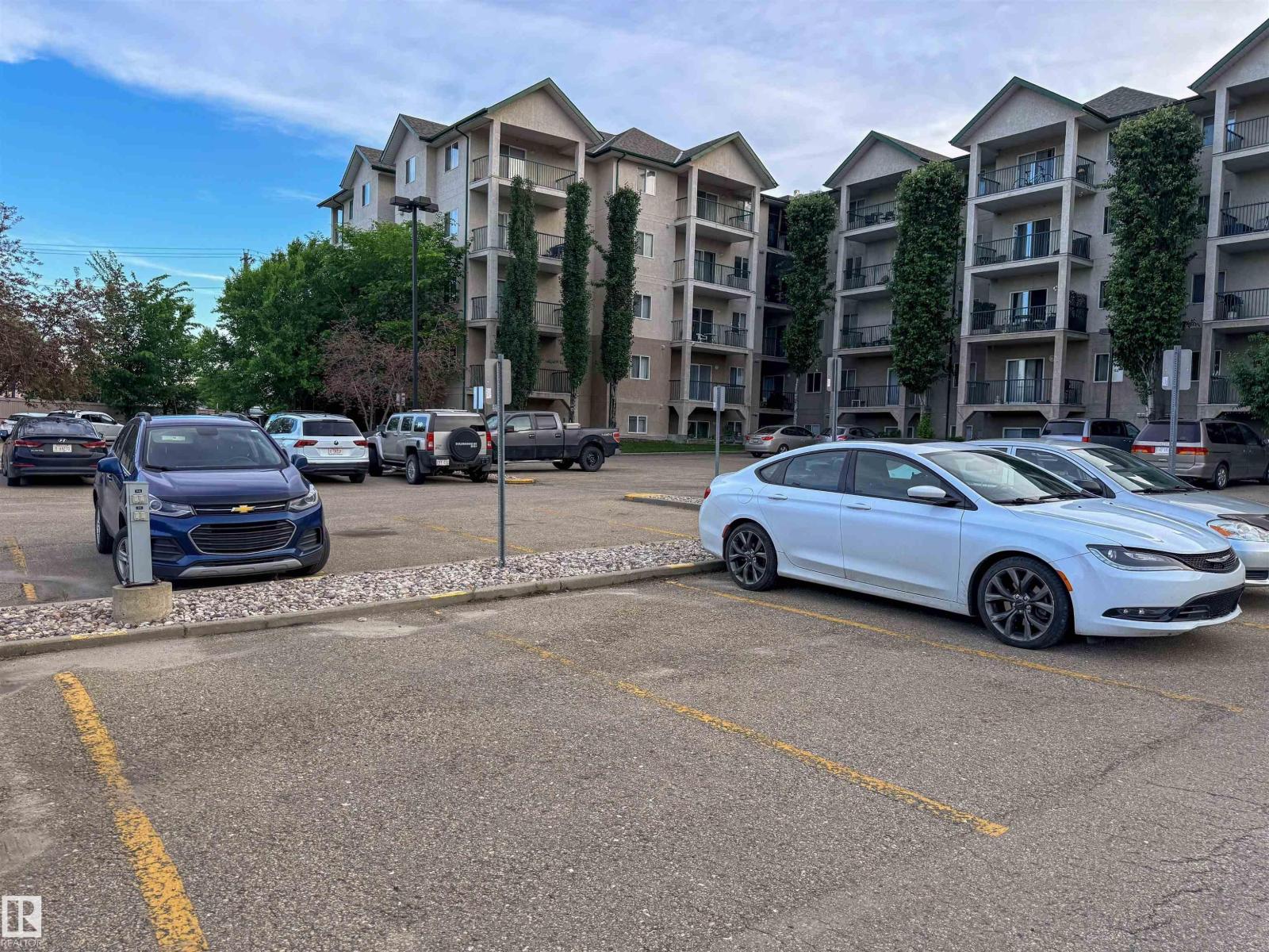 #515 11325 83 ST NW NW - 52