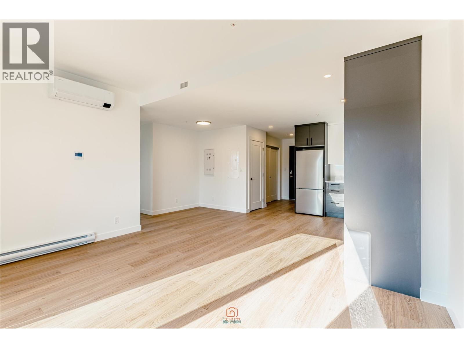 #309 1380 Pridham Avenue - 3