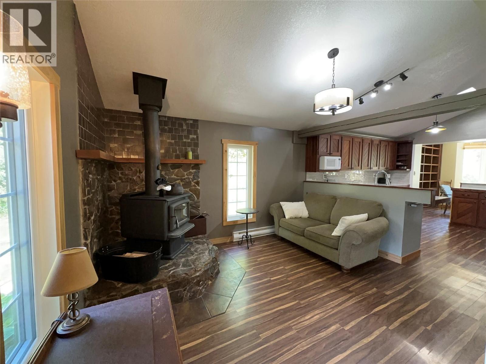 440 Hubscher Road, Ross Spur