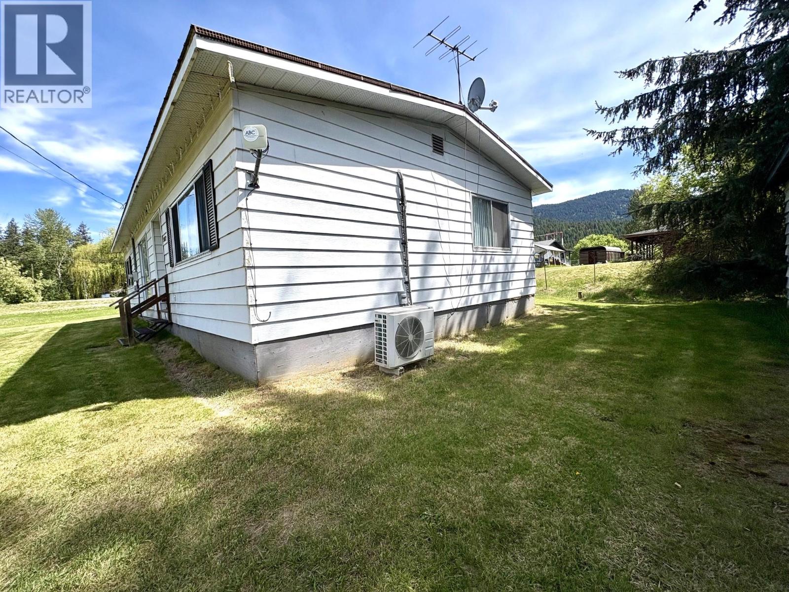 9872 Cleaveley Street - Image 24