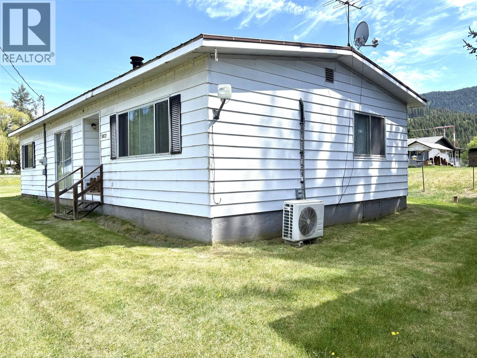9872 Cleaveley Street - 3