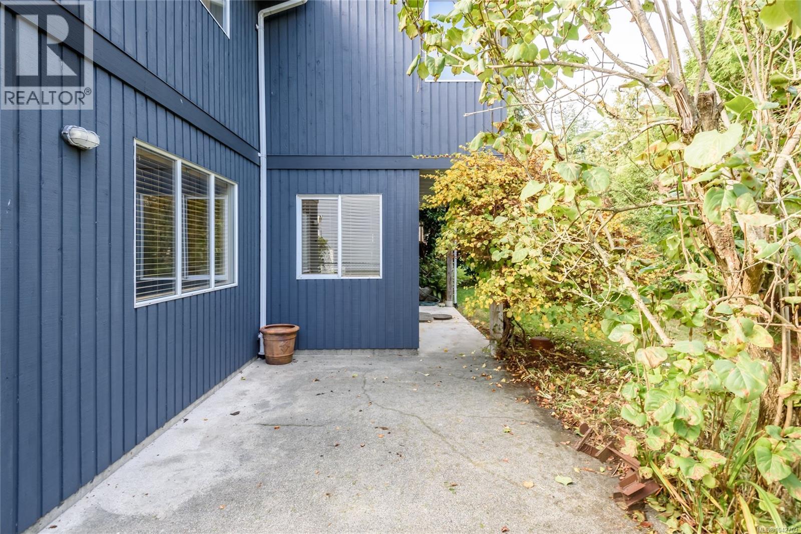 1716 Tofino Pl - 54