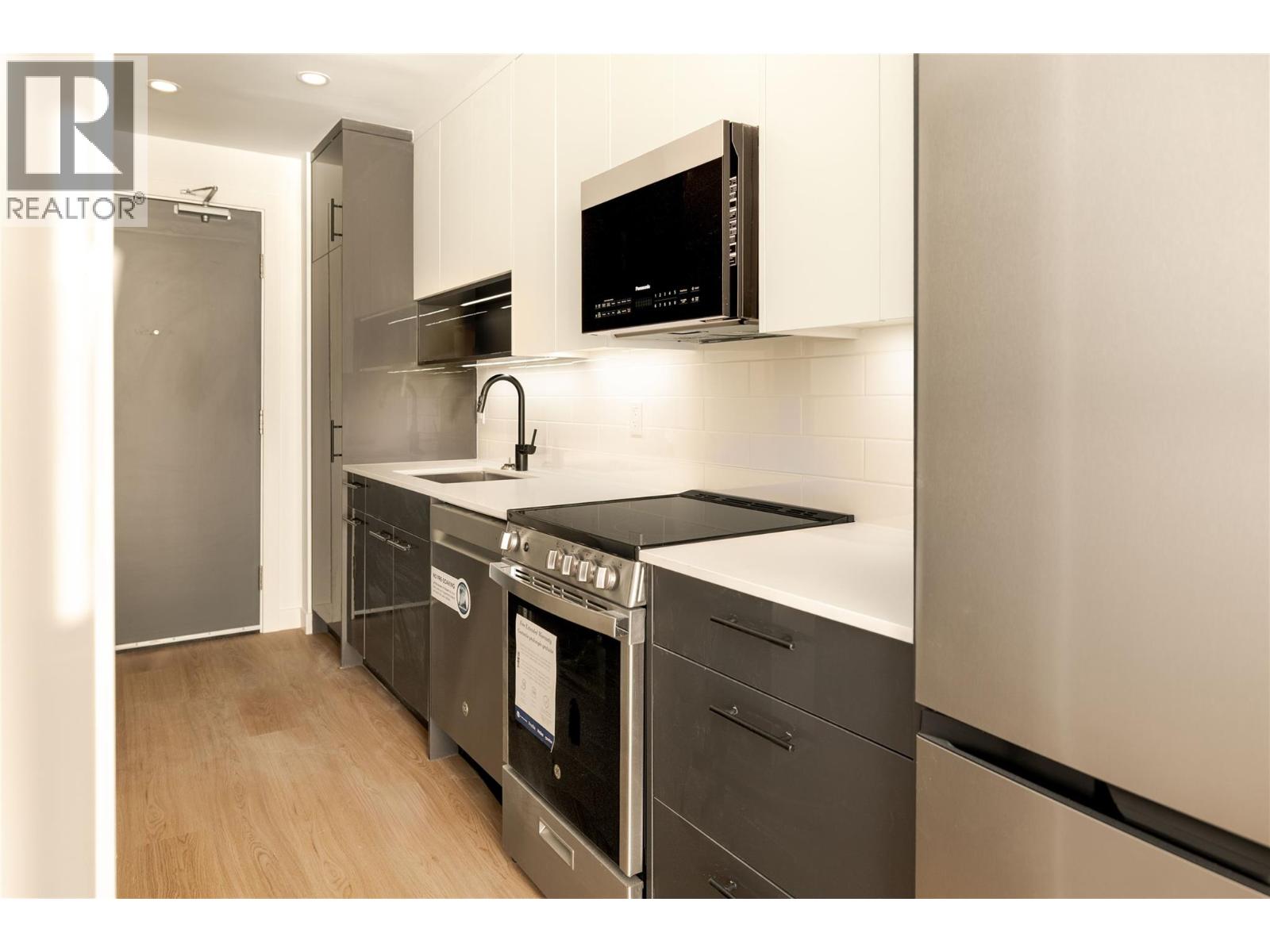 #415 1380 Pridham Avenue - 5