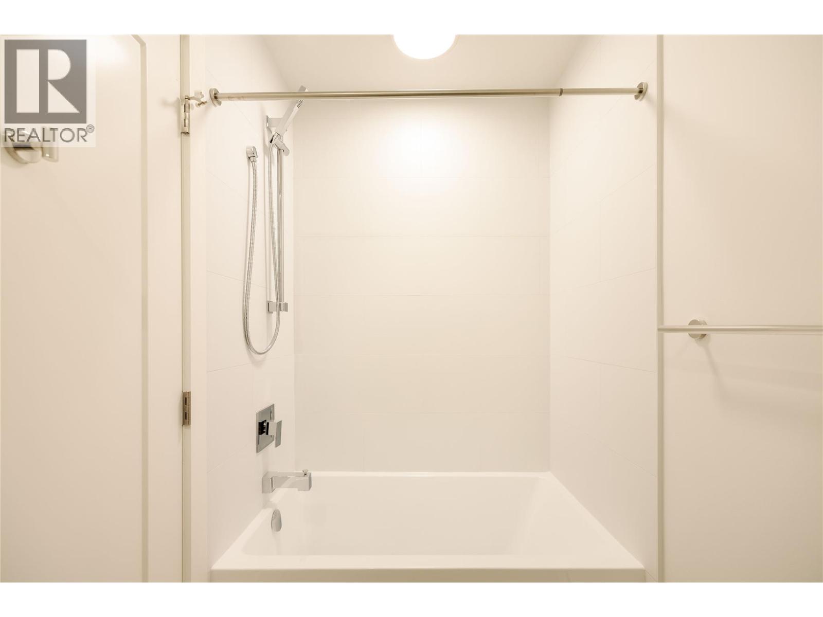 #415 1380 Pridham Avenue - 9