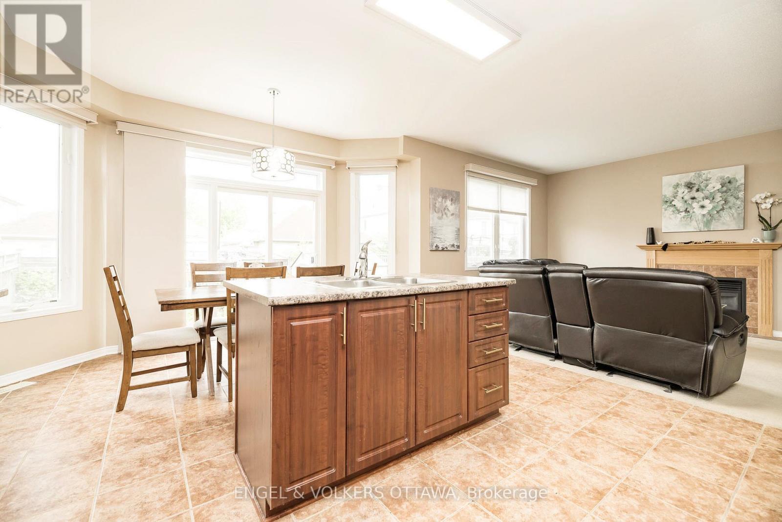 166 MACARA CRESCENT, Ottawa. Luxury613. By Peter Sagos - Image 14
