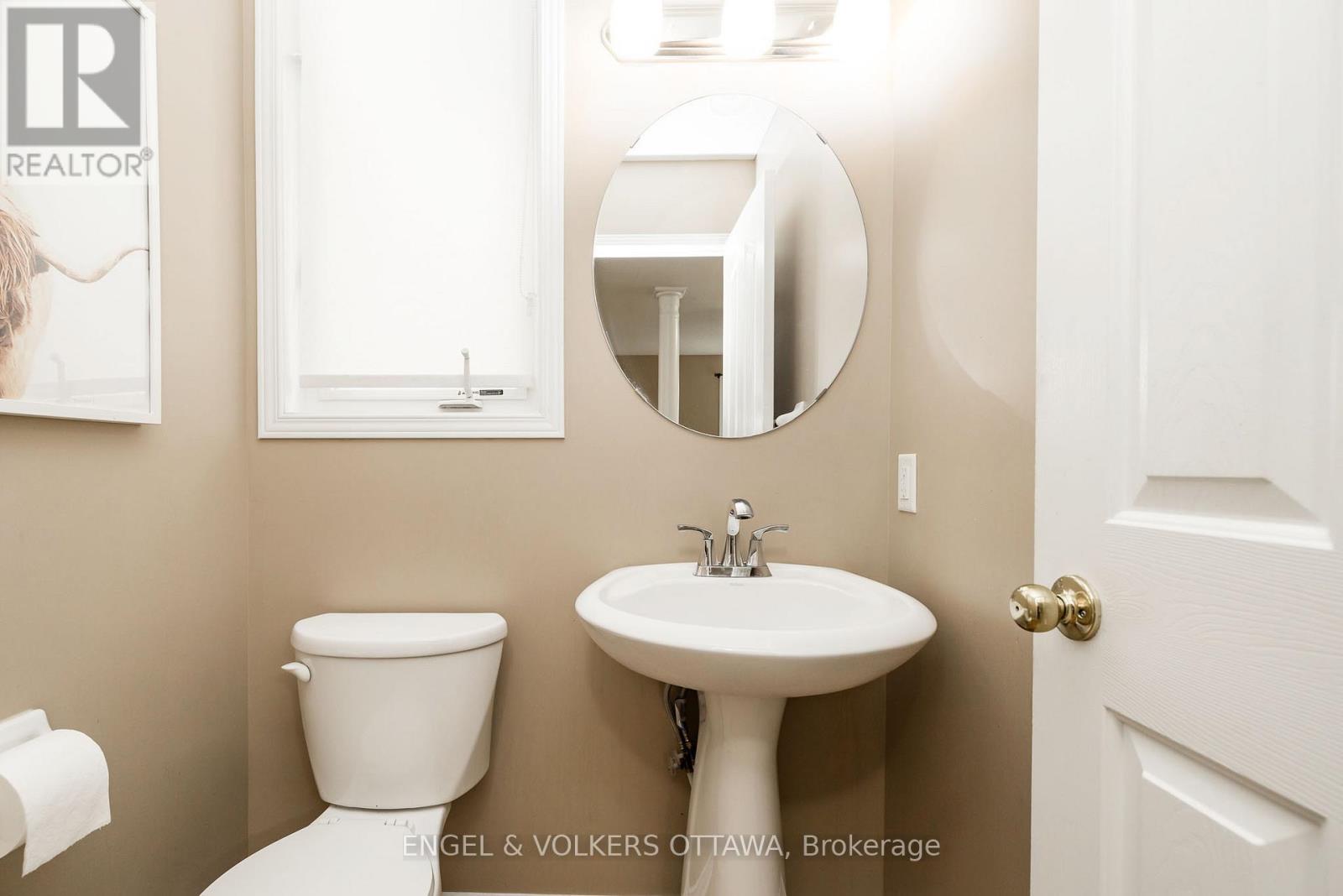 166 MACARA CRESCENT, Ottawa. Luxury613. By Peter Sagos - Image 22